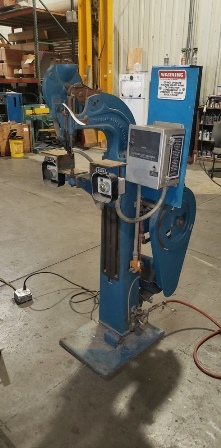 RIVET MACHINE, TUBULAR, WITH DUAL PALM BUTTONS, USED